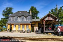 Am Bahnhof in Hüinghausen geht die Fahrt los. • © ummeteck.de - Christian Schön